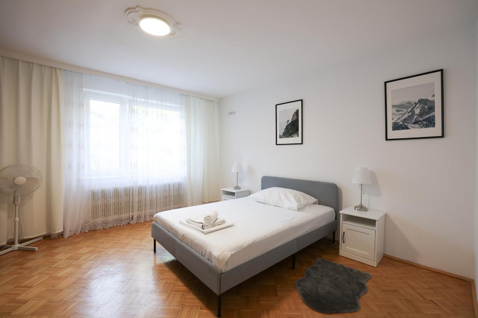 Retro In The Center. Apartment Wien